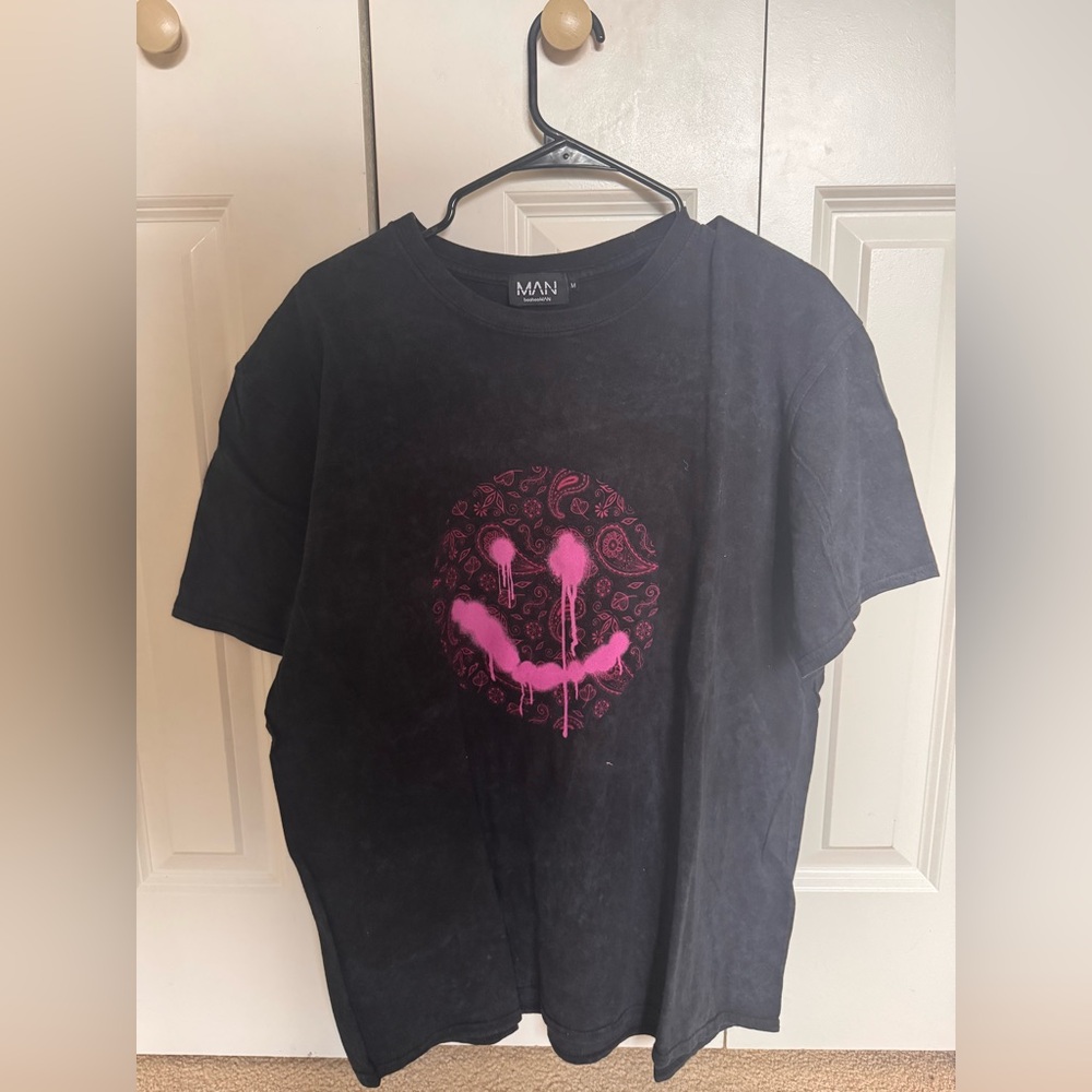 MAN Black T-Shirt with Pink Graphic